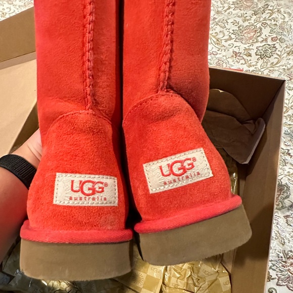 Barely worn/like new classic Ugg boots. Color is an orange/red. - Picture 2 of 3
